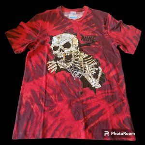 Nike Men's Tie Dye Skull Graphic Swoosh T Shirt Red/Black Size Medium